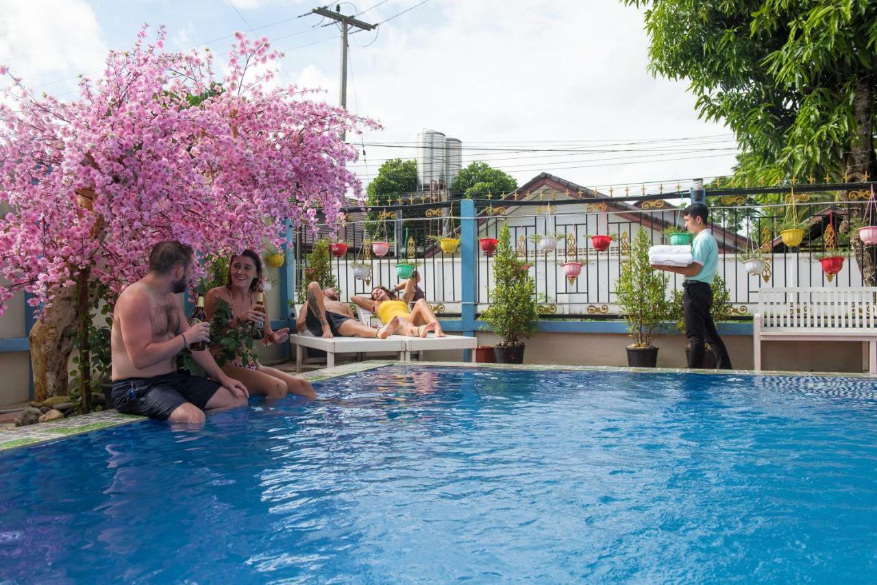 Annecy Hotel Vang Vieng Exteriér fotografie